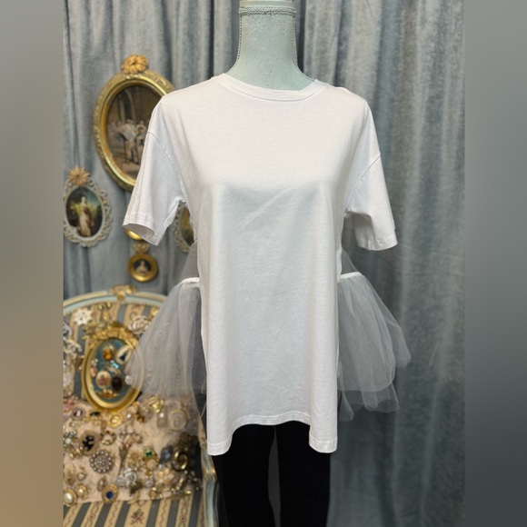 Super Trendy White Tulle Ruffle Top - Picture 2 of 5